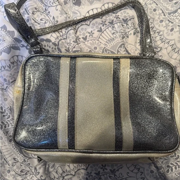 Trophy Queen Bag - Picture 2 of 7